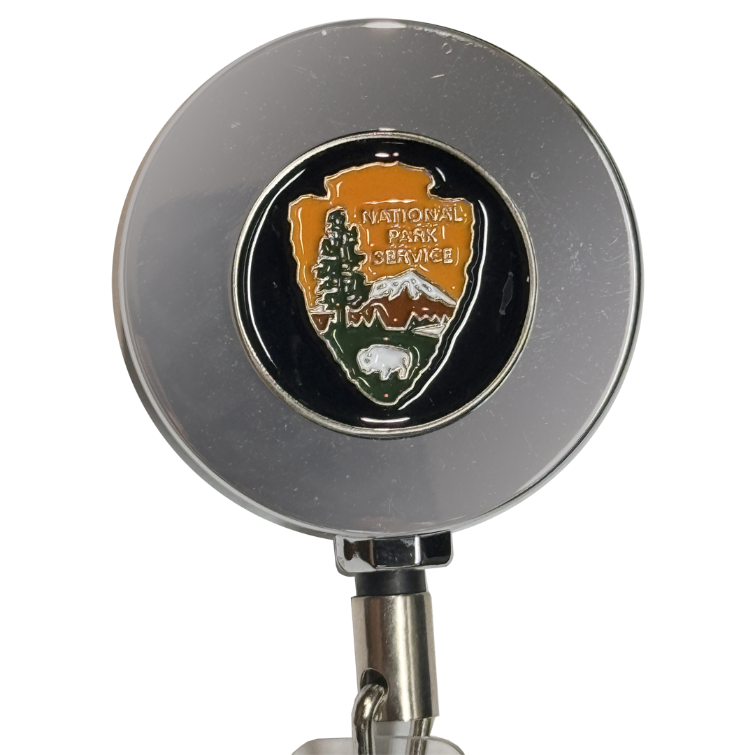 BL18-015 NPS National Park Service Park Ranger Guide Metal ID Reel retractable Card Holder